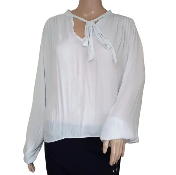 Forever 21 White Tie Front Top - Picture 1 of 4